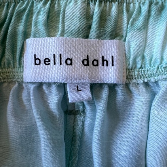 Bella Dahl flat front shorts with matching sash - Picture 5 of 12